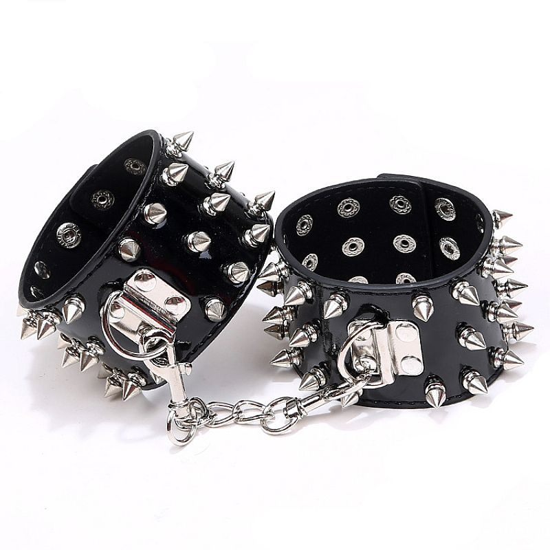 algema de spike com corrente e fivela (1) ⛓️ Algema Black Spikes Luxury – BDSM com Atitude - Imagem 1