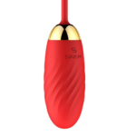 Detalhe aproximado do bullet Ella Neo em silicone macio vermelho com base dourada