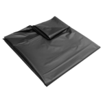 Lençol Impermeável Sexy Sado em PVC preto parcialmente dobrado, mostrando a textura lisa, o acabamento premium e o brilho do material resistente