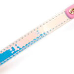 mordaca-bola-rosa-silicone-38cm-detalhe-na-mao